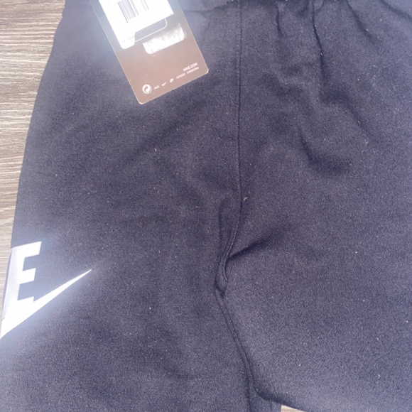 Nike Drawstring Shorts - Picture 3 of 3